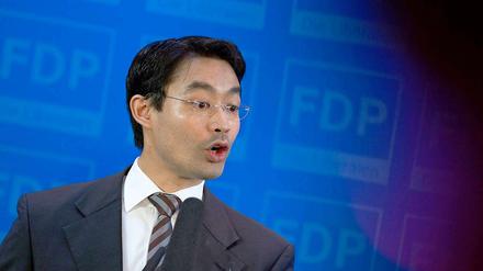 Am Rande der Sitzung des engsten Führungszirkels, dem Präsidium, musste sich Rösler am Montag dazu deutliche Worte anhören. 