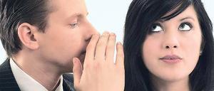 Schön gehört? Sind Gerüchte im Netz, geraten sie leicht außer Kontrolle. Experten raten, nur wenig preiszugeben.