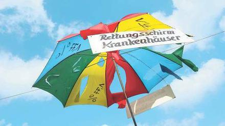 Wenig Schutz. Einen Rettungsschirm wird es für den öffentlichen Dienst nicht geben, aber etwas mehr Geld für die Beschäftigten. Foto: dpa