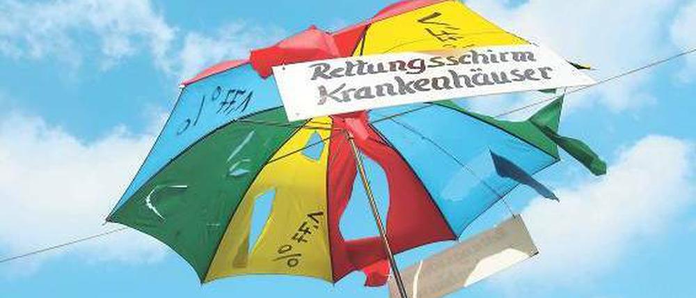 Wenig Schutz. Einen Rettungsschirm wird es für den öffentlichen Dienst nicht geben, aber etwas mehr Geld für die Beschäftigten. Foto: dpa