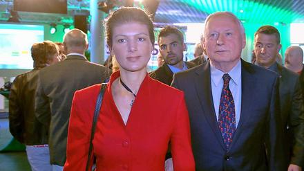 Oskar Lafontaine kam am Wahlabend in Begleitung seiner Lebensgefährtin Sahra Wagenknecht, Vize-Fraktionschefin der Linken im Bundestag.