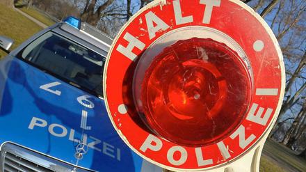 Anlass für diese Feststellung war eine Anfrage der Grünen-Bundestagsfraktion, die sich nach Kriterien für jene verdachtsunabhängigen Kontrollen erkundigt hatte, zu denen die Bundespolizei bis zu dreißig Kilometer vor einer Grenze berechtigt ist.