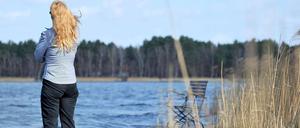 Trauer oder bereits eine behandlungsbedürftige Depression? Experten streiten darüber, ab welchem Zeitpunkt der Arztbesuch empfohlen wird. 