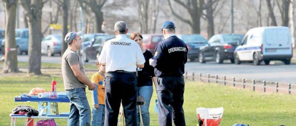Reingelegt! Das Irreführen der Behörden liegt voll im Trend. Foto: dapd