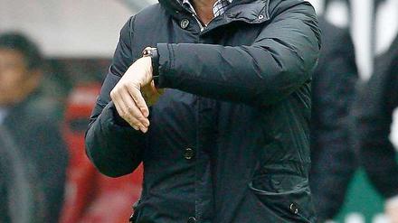 HSV-Trainer Thorsten Fink ist nach dem Sieg in Kaiserslautern erleichtert. Die letzten Minuten des Spiels wurden für ihn und sein Team allerdings zur Zitterpartie. 