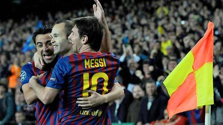 Jubel in Barcelona. Messi und Co setzen sich nach dem 0:0 im Hinspiel am Ende sicher gegen den AC Mailand durch.