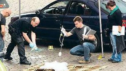 Kugelhagel. Zwei Frauen starben beim Anschlag in der Kolberger Straße. Foto: dapd