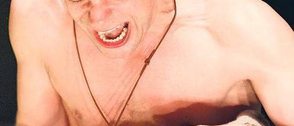 Wilde Kreatur. Florian Rummel und Alessa Kordeck in der Inszenierung von Robert Neumann.Foto: dpa