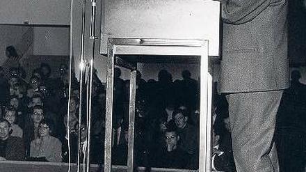 Frische Luft. Adorno in der Akademie der Künste, 1965. 