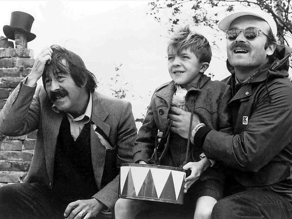 Günter Grass bei Dreharbeiten zur Verfilmung von "Die Blechtrommel".