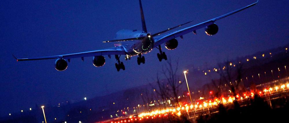 Bald wird dieses Bild der Vergangenheit angehören: Am Frankfurter soll es künftig keine Nachtflüge mehr geben. 