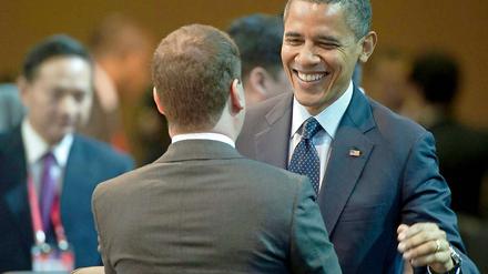Herzliche Begegnung beim Atomgipfel in Seoul. Nach der Wahl sieht Barack Obama (hinten) mehr Möglichkeiten, russischen Wünschen bei der Raketenabwehr entgegenzukommen. 