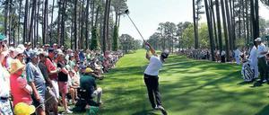 Ein Spektakel, auch ohne Wettkampf. Schon die Trainingsrunden in Augusta ziehen die Zuschauer an. Foto: AFP