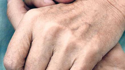 Patienten verstehen. Reine Pflegekenntnisse reichen nicht, um kranke Menschen zu betreuen. Foto: ddp