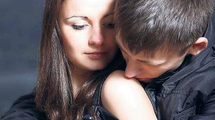 Wie geht das? Früher mussten junge Menschen selbst rausfinden, wie Sex funktioniert. Heute liefert das Internet detaillierte Anleitungen. 