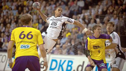 Im Hinspiel siegten die Kieler knapp mit 33:32 in Berlin, kurz danach war es im Pokal beim 39:28 dann schon deutlicher.
