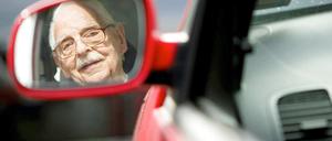 Ältere Autofahrer sollen zum Gesundheitscheck - das fordern Politiker in den Ländern.