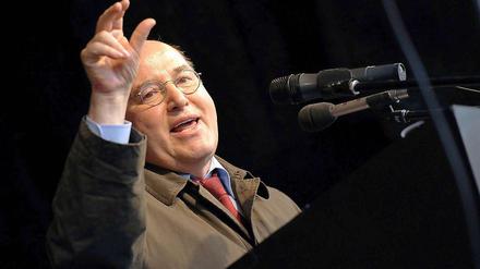 Griff nach TLG-Immobilien: Gregor Gysi will 11 500 Wohnungen kaufen. Damit wolle er "ein Zeichen setzen", sagte der Fraktionsvorsitzende der Linken. 