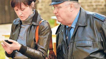 Neue Kommissarin: Rusch (Sophie Rois) mit Polizist Krause (Horst Krause).Foto: RBB