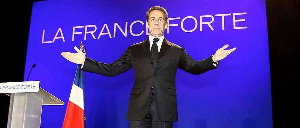 Kraftakt. Der amtierende Präsident Nicolas Sarkozy beschwört bei einem Wahlkampfauftritt am Dienstag in Morlaix das starke Frankreich.