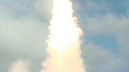 Acht Uhr morgens: Die Interkontinentalrakete „Agni V“ wird von der Insel Wheeler Island vor der Ostküste Indiens aus gestartet. 