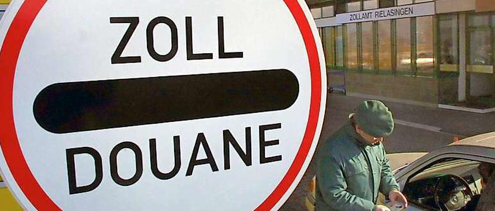 Deutschland und Frankreich wollen aus Angst vor illegaler Einwanderung wieder nationale Landesgrenzen kontrollieren lassen.