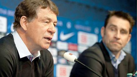 Finstere Minen bei Otto Rehhagel und Michael Preetz vor dem wichtigen Spiel gegen Kaiserslautern.