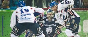 Die Mannheimer gewinnen gegen die Eisbären in Berlin.