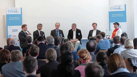 Expertenrunde. Experten diskutieren beim Cloud Forum des Tagesspiegels über Chancen und Risiken der Datenspeicherung im Netz.