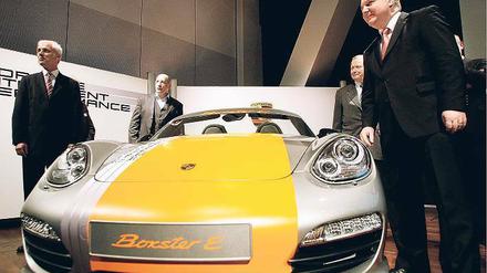 Subventionierter Flitzer. Für die Umrüstung von drei Porsche mit je zwei Elektromotoren gab es 3,7 Millionen Euro Förderung. Foto: dapd