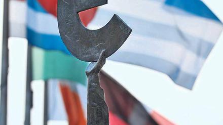 An den Euro glauben müssen Anleger, wenn sie hochverschuldeten Staaten ihr Geld leihen. Das Risiko bringt hohe Zinsen. Foto: dapd