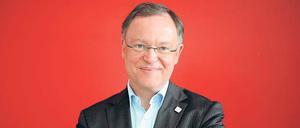 Stephan Weil (54) ist seit 2006 Oberbürgermeister von Hannover. Weil ist Landeschef der SPD und will Anfang kommenden Jahres den CDU-Ministerpräsidenten David McAllister ablösen. 
