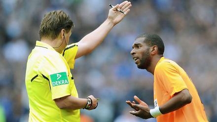 Warum ich? Ryan Babel hadert mit der Entscheidung Thorsten Kinhöfers.