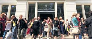 Es liegt was in der Luft. Die Humboldt-Universität (im Bild das Seminargebäude am Hegelplatz) will im dritten Anlauf endlich ihre Chance ergreifen, in den Exzellenzolymp einzuziehen. Im Wettbewerb um Graduiertenschulen und Cluster war sie bereits sehr erfolgreich. 