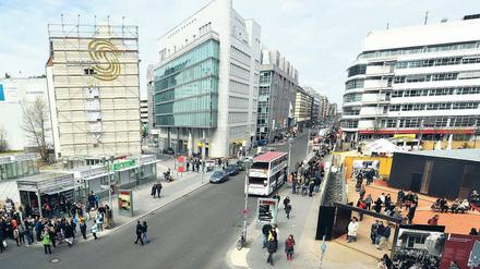 Zukunft ungewiss. Die zwei Grundstücke Friedrichstraße 205 (links) und 47: Beide Areale liegen brach. Sie sollen insgesamt 15 Millionen Euro wert sein.