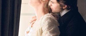 Verführungskünstler. Uma Thurman und Robert Pattinson. Foto: StudioCanal