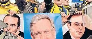 Solidarität mit einem Schummler. Fenerbahce-Präsident Yildirim bleibt in Haft, sein Klub kommt straffrei davon. Foto: dpa
