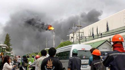 Mindestens 12 Tote und etwa 130 Verletzte bei einer Explosion in einer Chemiefabrik in Thailand.