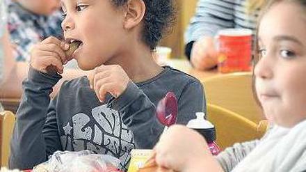 „Schuss in den Ofen“. Das geplante Betreuungsgeld stößt bei Integrationsexperten auf Unverständnis. Denn es behindere die Integration von Kindern. 