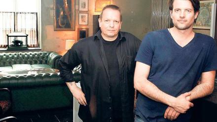 Die Zwei von der Tanzstelle. Betreiber Martin Hötzl und Restaurantleiter Rainer Möckel (li.) laden in den neuen Szenetreff „The Grand“ ein.