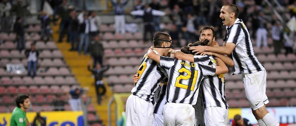 Ende einer Höllenfahrt. Juve hat den Zwangsabstieg hinter sich gelassen. 