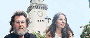 Turm im Nacken. Günther Vieth und Marion Kokott Karliczek haben mit dem 30 Meter hohen Wahrzeichen von Frohnau noch viel vor. Ursrünglich diente er als Wasserturm, später als Ausflusziel mit Ausguck, aber auch das ist schon wieder Jahre her. 