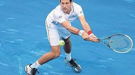 Eisschnelllaufen. Djokovic beklagte die Gefahren auf dem rutschigen Blau. Foto: dapd
