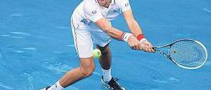 Eisschnelllaufen. Djokovic beklagte die Gefahren auf dem rutschigen Blau. Foto: dapd