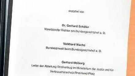 Ganz harmlos. Aus der mordenden Nazizelle ist im Erfurter Bericht schlicht ein „Zwickauer Trio“ geworden. Foto: Schutt/dpa