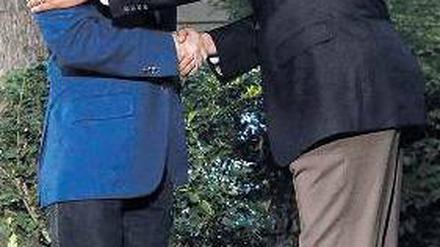 Vertreterbesuch. Russlands Präsident Putin kam nicht persönlich, sondern schickte seinen Premier Medwedew. Foto: AFP