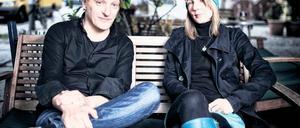 Freunde der Nacht. Kameramann Lucian Busse war in den 90ern stets mit seiner Videokamera in den unzähligen improvisierten Clubs der Stadt unterwegs. Musikerin Sofie Hein hat ihn überredet, aus dem nachträglich digitalisierten Material eine Dokumentation zu schneiden, und den Soundtrack komponiert. Foto: Georg Moritz