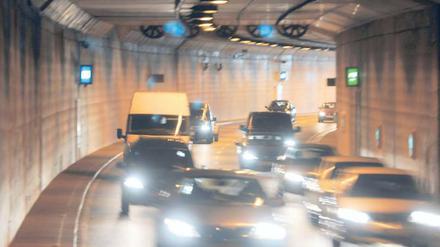 Mehr Licht. Neue Konzepte helfen Verkehrsteilnehmern in der Röhre. Foto: dapd