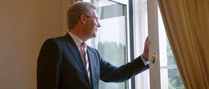 Christian Wulff im Schloss Bellevue. Die Staatsanwaltschaft Berlin stellt die Ermittlungen gegen ihn ein.