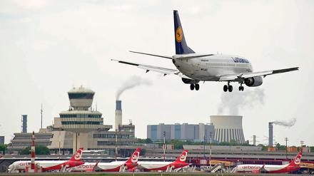 In Tegel wird es noch enger, das Nachtflugverbot hier war bislang strenger als das geplante am neuen Großflughafen BER.
